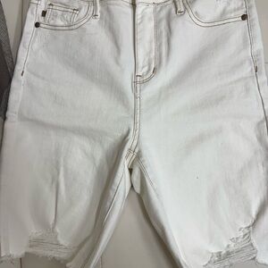 Judy blue white cream Denim Shorts Size Medium Distressed